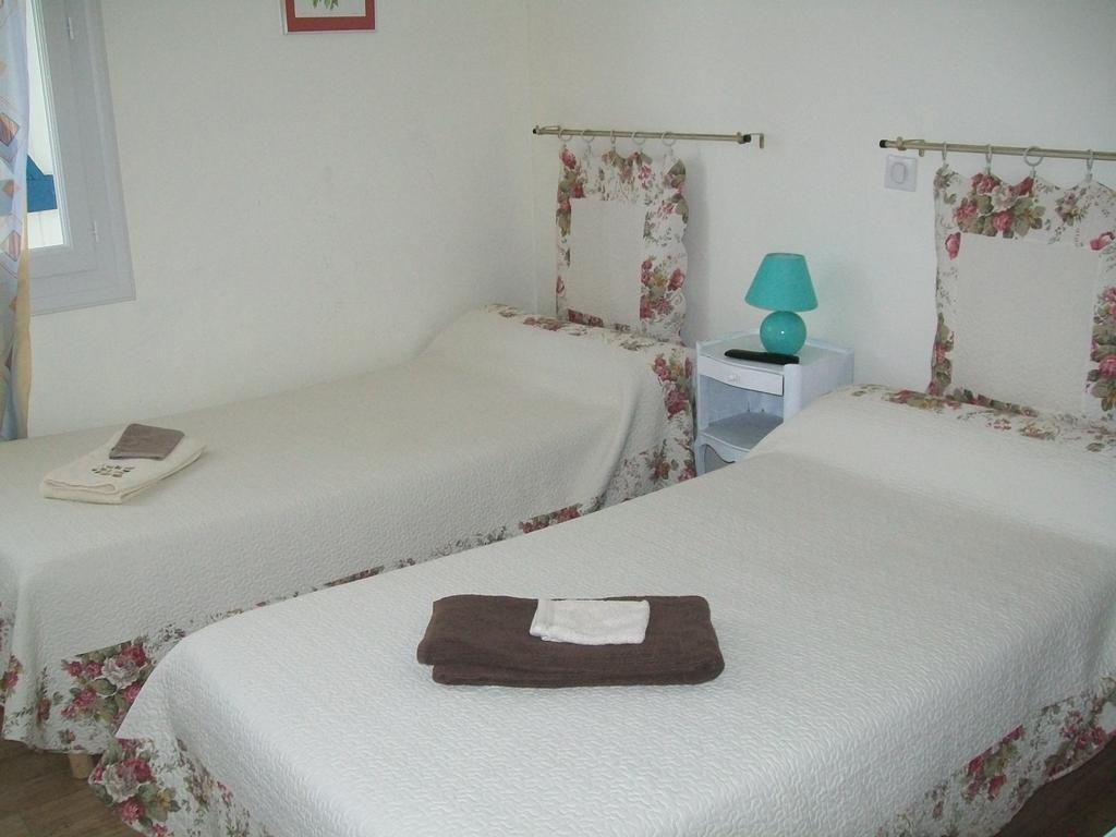 Hotel Au Charme Du Levat Saint Paul de Loubressac Phòng bức ảnh